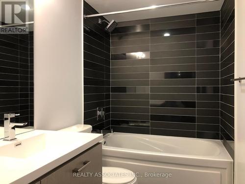 #1506 -87 Peter St, Toronto, ON - Indoor Photo Showing Bathroom