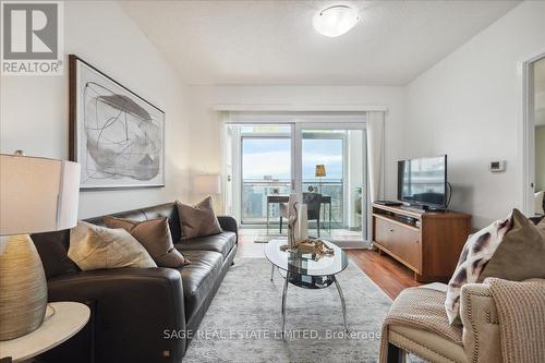 #1107 -15 Maplewood Ave, Toronto, ON - Indoor Photo Showing Living Room
