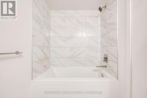 #4206 -85 Wood St, Toronto, ON - Indoor Photo Showing Bathroom