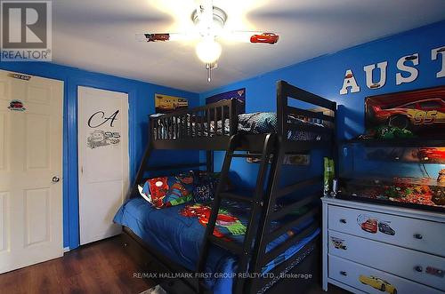 121 Montrave Ave, Oshawa, ON - Indoor Photo Showing Bedroom