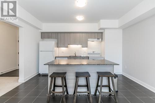 #404 -6 Spice Way, Barrie, ON - Indoor Photo Showing Kitchen