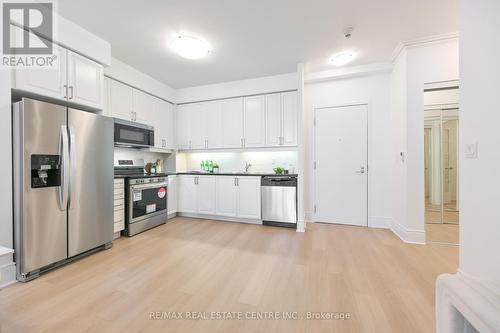 3028 - 3888 Duke Of York Boulevard, Mississauga, ON - Indoor Photo Showing Kitchen With Stainless Steel Kitchen