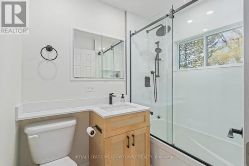 16651 Leslie Hill, Halton Hills, ON - Indoor Photo Showing Bathroom