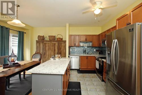 6565 Song Bird Cres, Mississauga, ON - Indoor Photo Showing Kitchen