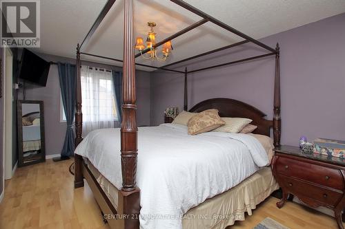 6565 Song Bird Cres, Mississauga, ON - Indoor Photo Showing Bedroom