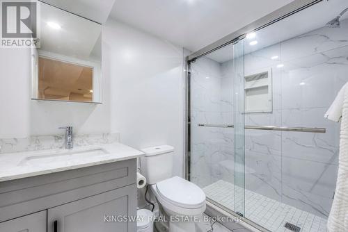 1051 Caven Street, Mississauga, ON - Indoor Photo Showing Bathroom