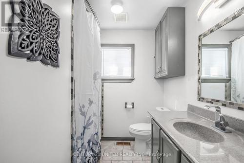 225 Pleasant Pt Rd, Kawartha Lakes, ON - Indoor Photo Showing Bathroom