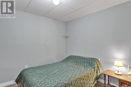 130 Victoria Ave N, Kawartha Lakes, ON - Indoor Photo Showing Bedroom