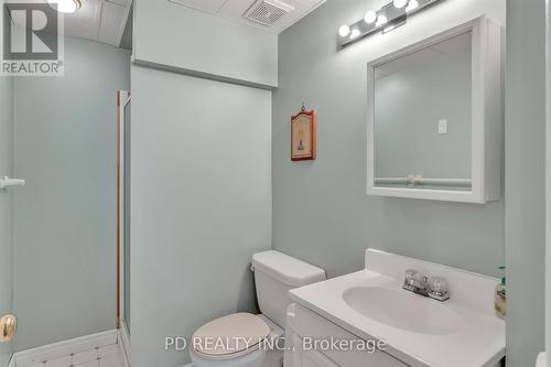 130 Victoria Avenue N, Kawartha Lakes, ON - Indoor Photo Showing Bathroom