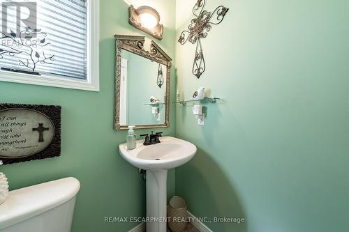 25 Richdale Dr, Hamilton, ON - Indoor Photo Showing Bathroom