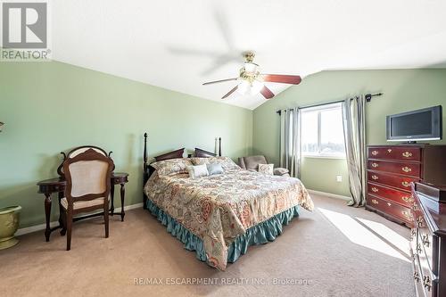 25 Richdale Dr, Hamilton, ON - Indoor Photo Showing Bedroom