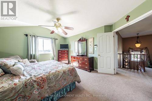 25 Richdale Drive, Hamilton, ON - Indoor Photo Showing Bedroom