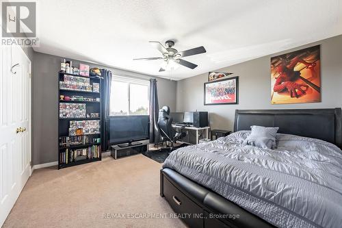 25 Richdale Dr, Hamilton, ON - Indoor Photo Showing Bedroom