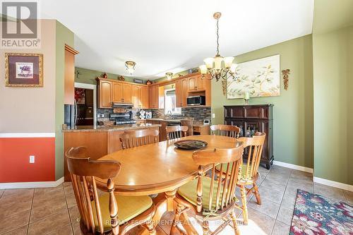 25 Richdale Dr, Hamilton, ON - Indoor Photo Showing Dining Room