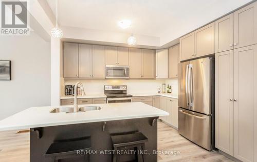 22 - 1890 Rymal Road E, Hamilton, ON - Indoor Photo Showing Kitchen With Stainless Steel Kitchen With Upgraded Kitchen
