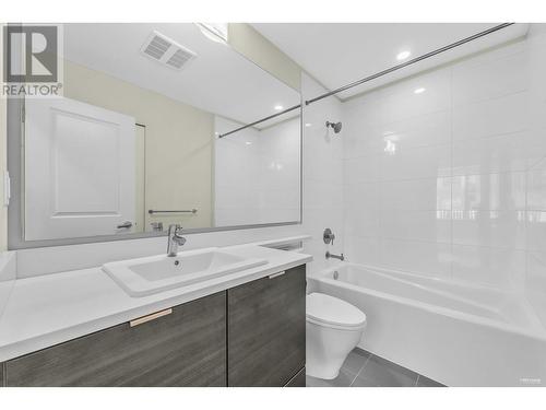 309 2665 Mountain Highway, North Vancouver, BC - Indoor Photo Showing Bathroom