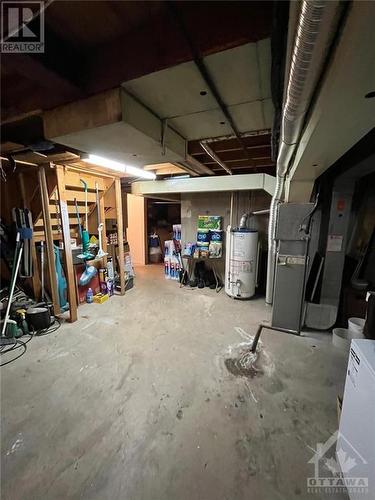 45 Miranda Private Unit#408, Ottawa, ON - Indoor Photo Showing Garage