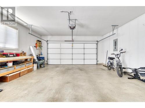 626 Ponderosa Road, Oliver, BC - Indoor Photo Showing Garage
