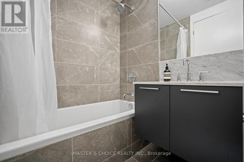 #3313 -3 Gloucester St, Toronto, ON - Indoor Photo Showing Bathroom