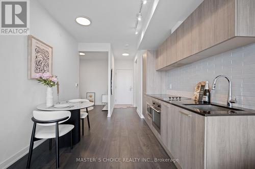 #3313 -3 Gloucester St, Toronto, ON - Indoor Photo Showing Kitchen With Upgraded Kitchen