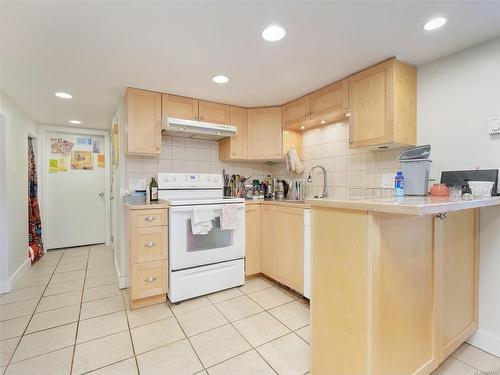 1564 Monterey Ave, Oak Bay, BC - Indoor Photo Showing Kitchen