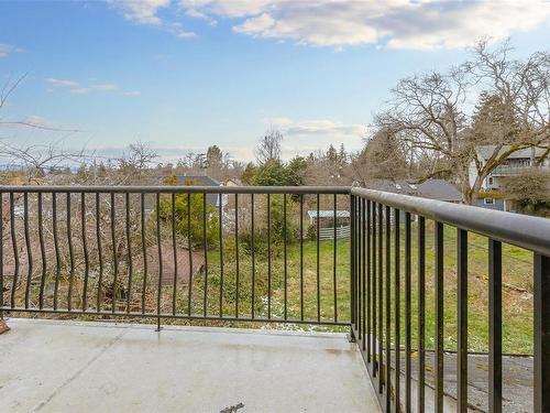 984 Cloverdale Ave, Saanich, BC - Outdoor With View