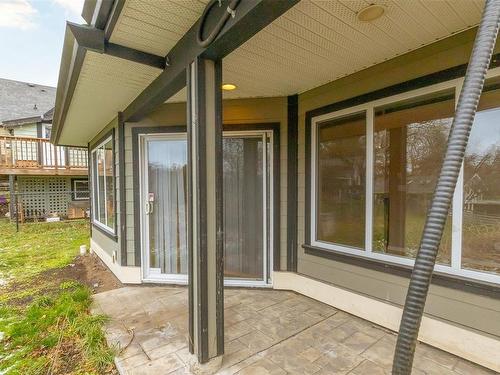 984 Cloverdale Ave, Saanich, BC - Outdoor With Deck Patio Veranda With Exterior