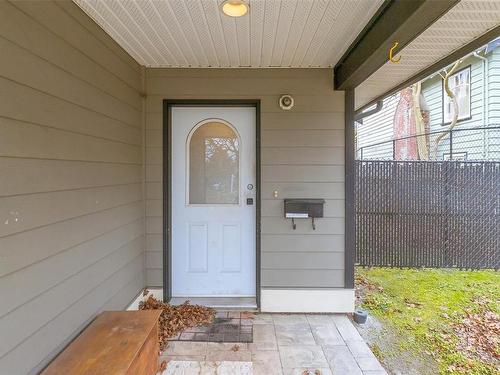 984 Cloverdale Ave, Saanich, BC - Outdoor With Exterior
