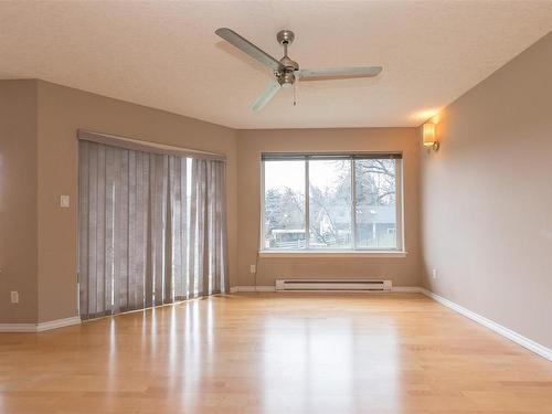 984 Cloverdale Ave, Saanich, BC - Indoor Photo Showing Other Room