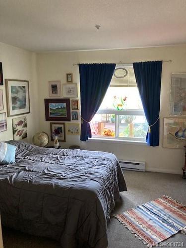 208-1631 Dufferin Cres, Nanaimo, BC - Indoor Photo Showing Bedroom