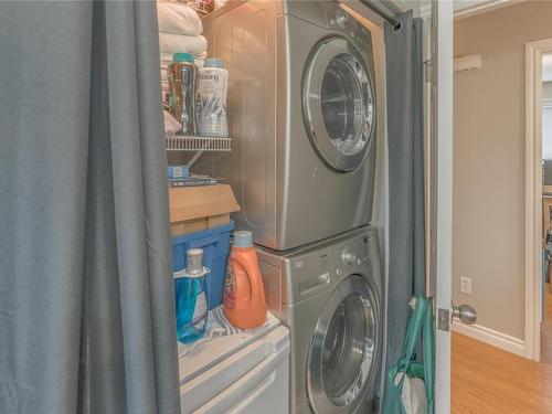 2143 Duggan Rd, Nanaimo, BC - Indoor Photo Showing Laundry Room