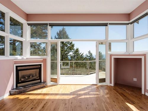 558 Wilderness Pl, Sooke, BC - Indoor Photo Showing Living Room With Fireplace