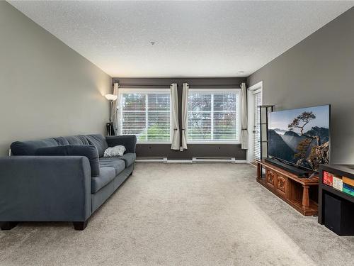 102-129 Back Rd, Courtenay, BC - Indoor Photo Showing Living Room
