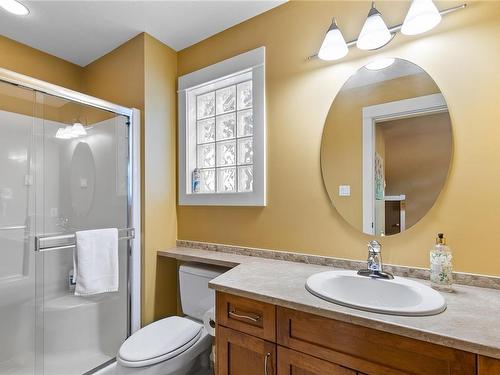 141-1080 Resort Dr, Parksville, BC - Indoor Photo Showing Bathroom