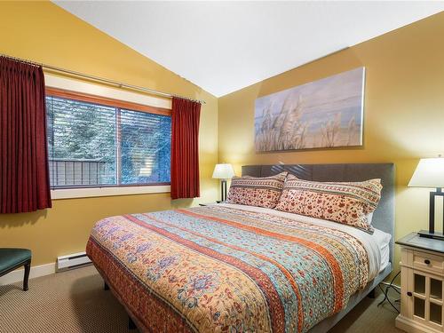 141-1080 Resort Dr, Parksville, BC - Indoor Photo Showing Bedroom