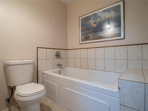 4608 Ketch Rd, Pender Island, BC - Indoor Photo Showing Bathroom