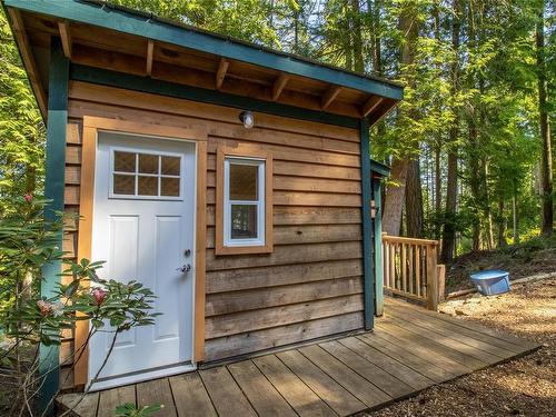 4608 Ketch Rd, Pender Island, BC - Outdoor With Exterior