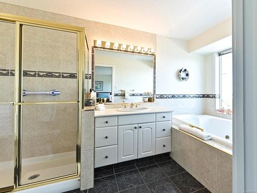 5386 Georgiaview Cres, Nanaimo, BC - Indoor Photo Showing Bathroom