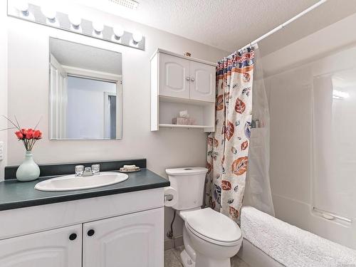 5386 Georgiaview Cres, Nanaimo, BC - Indoor Photo Showing Bathroom