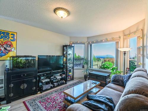 5386 Georgiaview Cres, Nanaimo, BC - Indoor Photo Showing Living Room