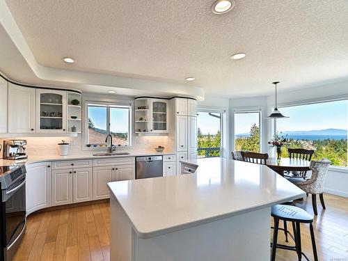 5386 Georgiaview Cres, Nanaimo, BC - Indoor Photo Showing Kitchen With Upgraded Kitchen