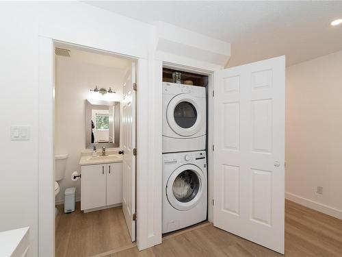 3281 Mary Anne Cres, Colwood, BC - Indoor Photo Showing Laundry Room