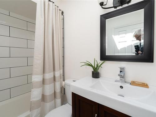 3281 Mary Anne Cres, Colwood, BC - Indoor Photo Showing Bathroom