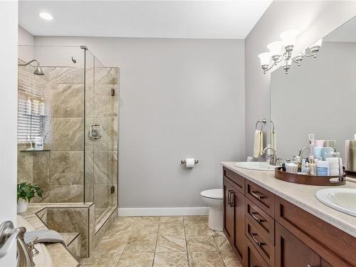 423 Craig St, Parksville, BC - Indoor Photo Showing Bathroom