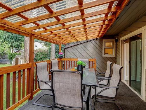 5758 Broadway Rd, Nanaimo, BC - Outdoor With Deck Patio Veranda With Exterior
