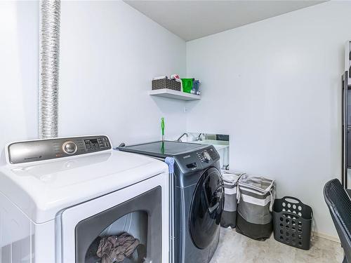 6-3570 Norwell Dr, Nanaimo, BC - Indoor Photo Showing Laundry Room