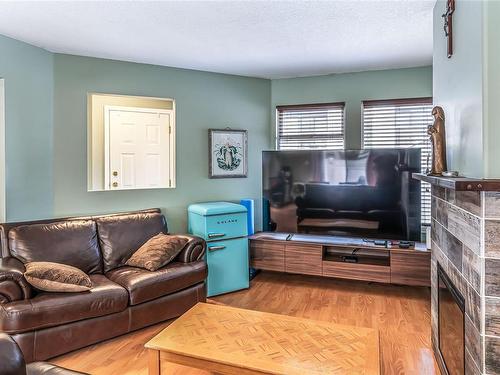 6-3570 Norwell Dr, Nanaimo, BC - Indoor Photo Showing Living Room
