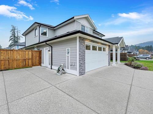 1023 Englewood Ave, Langford, BC - Outdoor