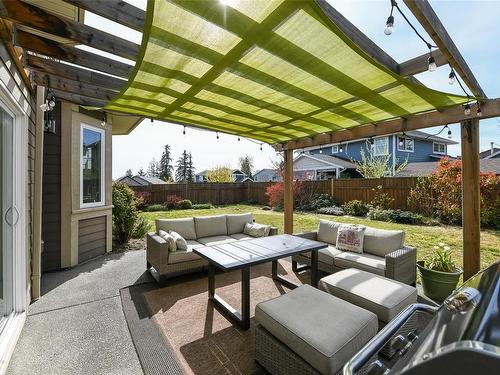 2685 Rydal Ave, Cumberland, BC - Outdoor With Deck Patio Veranda With Exterior