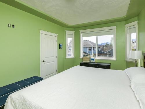 2685 Rydal Ave, Cumberland, BC - Indoor Photo Showing Bedroom